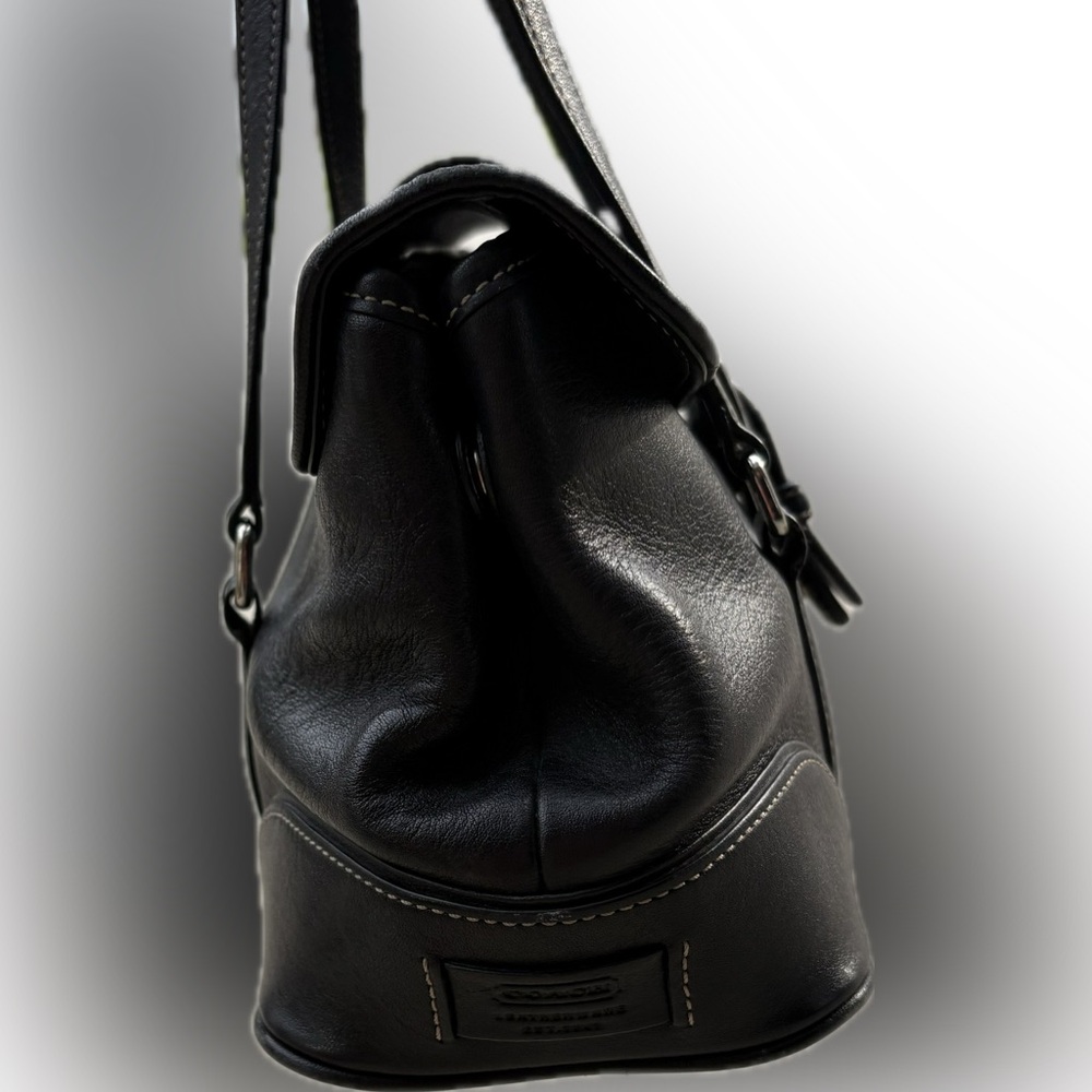 COACH vintage Hamptons Black Leather Flap Purse black hand bag - Picture 2 of 15